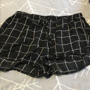 Grid shorts